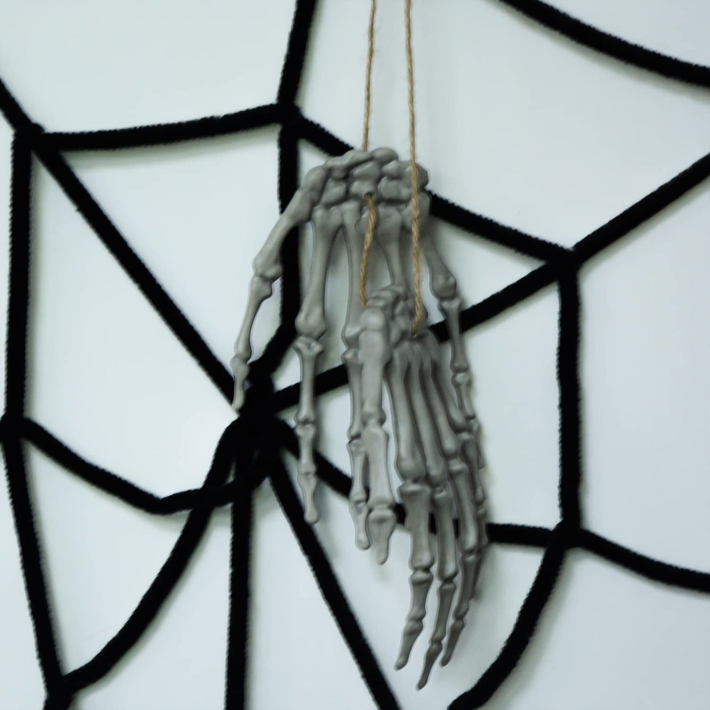 5 Pairs Halloween Skeleton Hands Realistic Plastic Fake Human Hands for Halloween Zombie Party Terror Scary Props