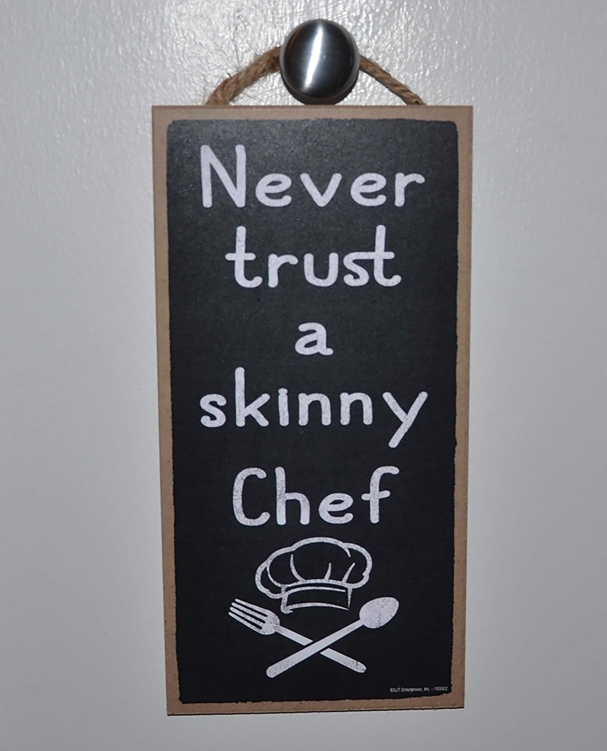 Popfizzy Never Trust a Skinny Chef Sign, Funny Kitchen Decor, Kitchen Signs Wall Decor, 5x10