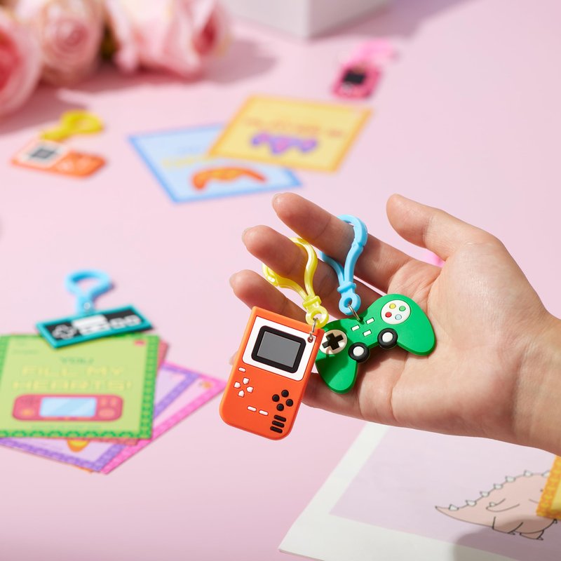 JOYIN 28 Pcs Valentines Day Gift Cards with Video Game Keychains, Multi Colored Keychains & Cards with 7 Designs, Valentine Treat Goodie Bag Stuffers for Kids Classroom School Exchange Prizes