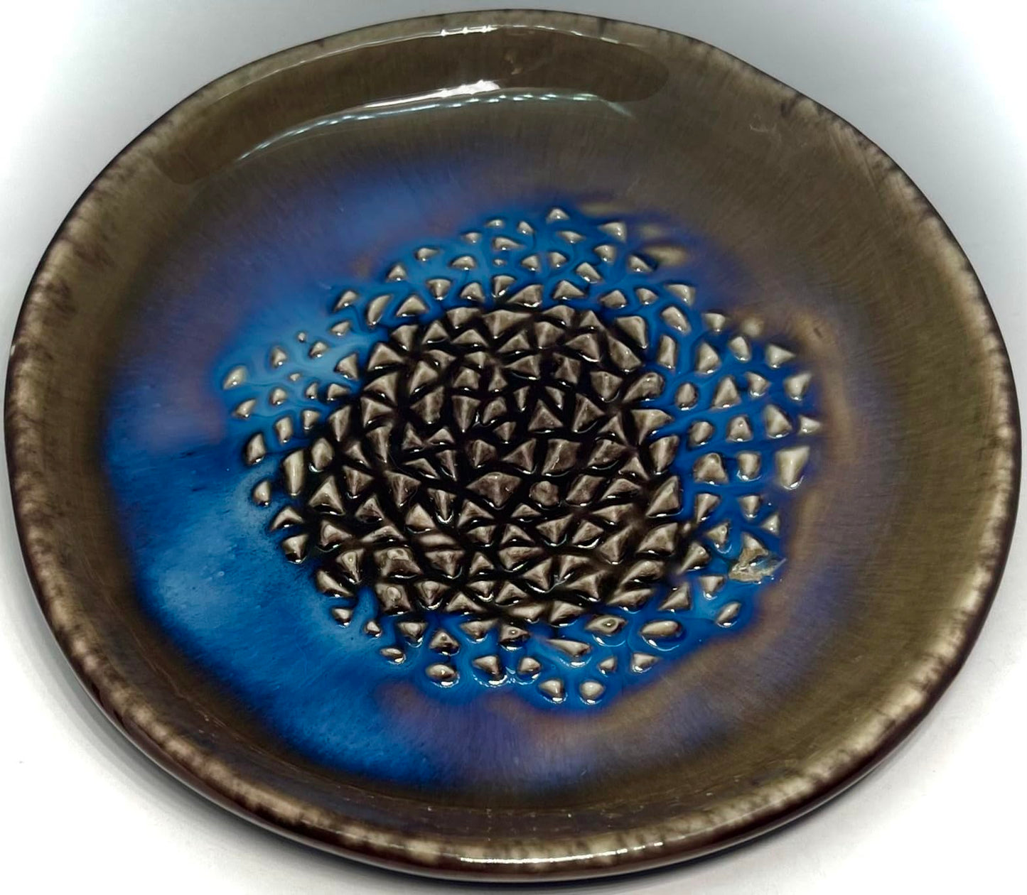 BonCera, All-in-one Premium Ceramic Garlic Grater Plate 4-Piece Set - Brown Milkyway Glazed Design - For Garlic, Ginger, Chocolate, and more! - Comes with 5.25" Plate, Peeler, Brush, and Stand