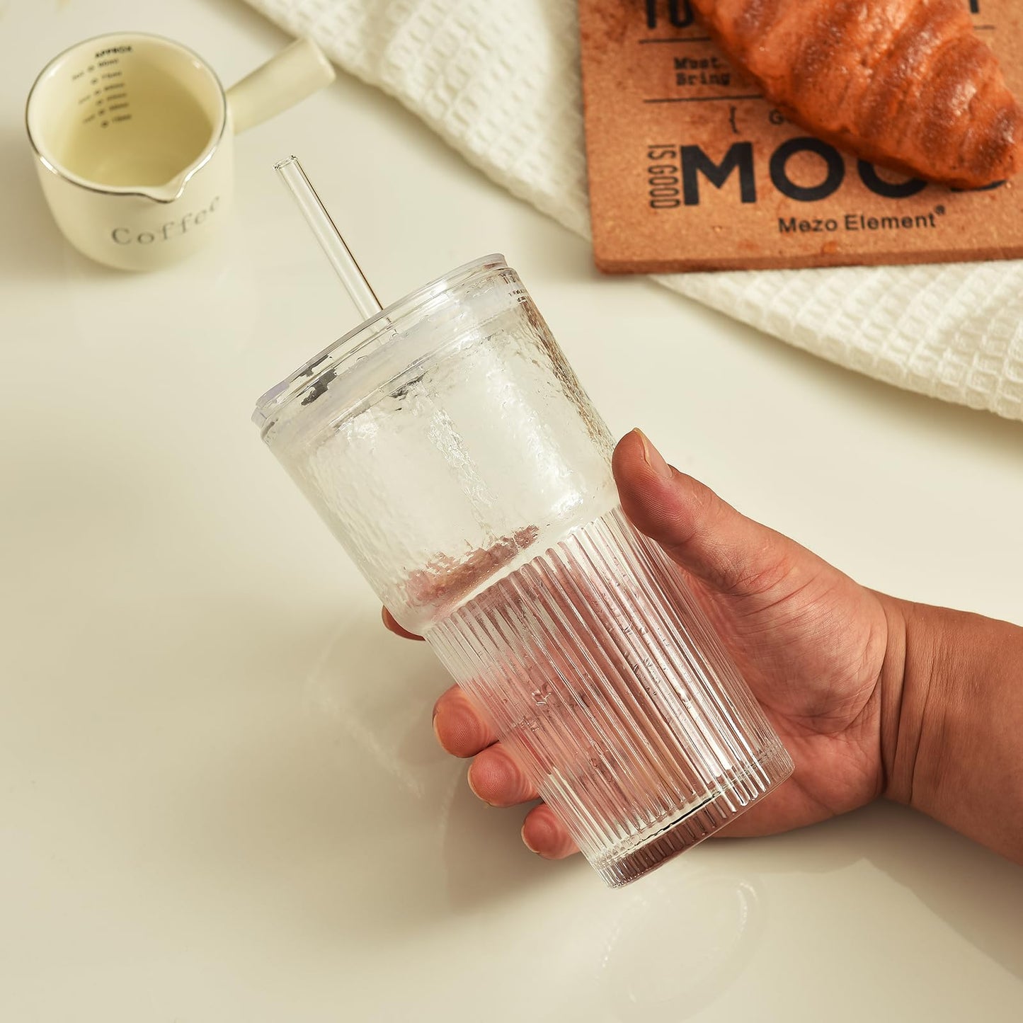 ALINK 20oz Glass Tumblers with Lids and Straws, Set of 2 - Stylish Ribbed Design Drinking Glasses for Iced Coffee Cups, Juice, Smoothies, Cold Beverages, Includes Cleaning Brush, Durable Glassware