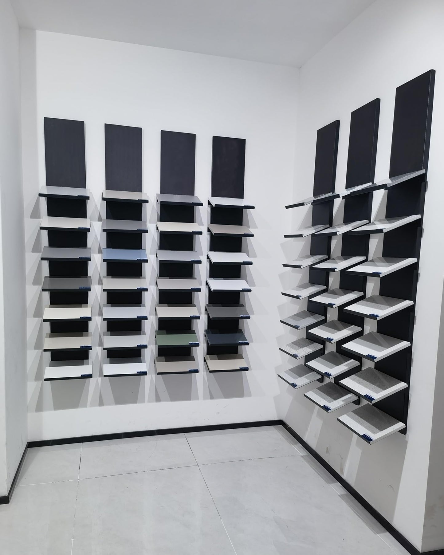 Heavy-Duty Wall Mount Tile Display Rack for Marble & Stone Samples, 7-Shelf Wooden Plate Holder, Glass Sample Storage Stand for Retail Stores (40x30x170cm)