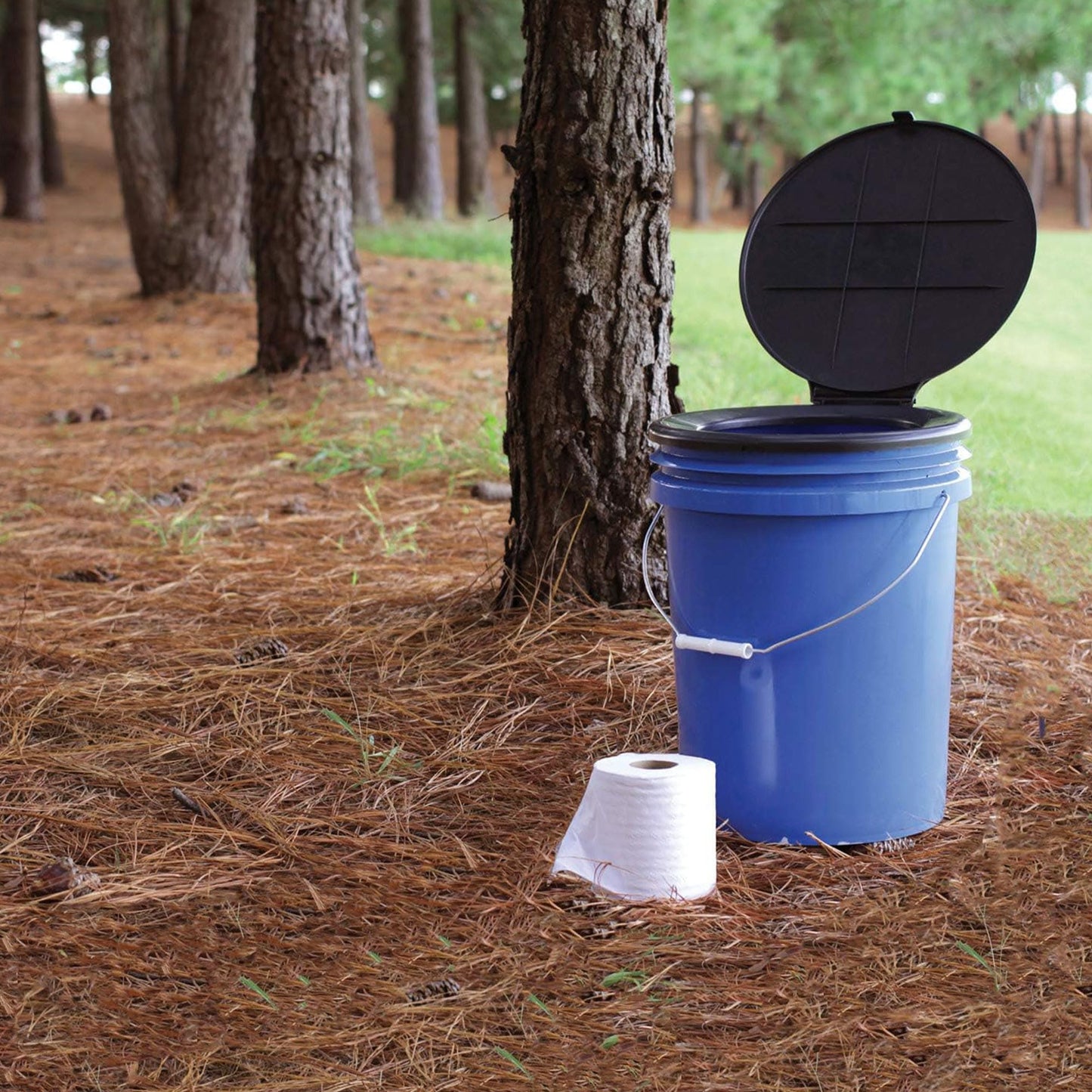 Camco Bucket Toilet Seat with Lid - Converts Standard 5 Gallon Bucket into Portable Toilet for Camping - Convenient Camping Toilet for Hunting & More - Includes 3 RV Toilet Waste Bags (41546)