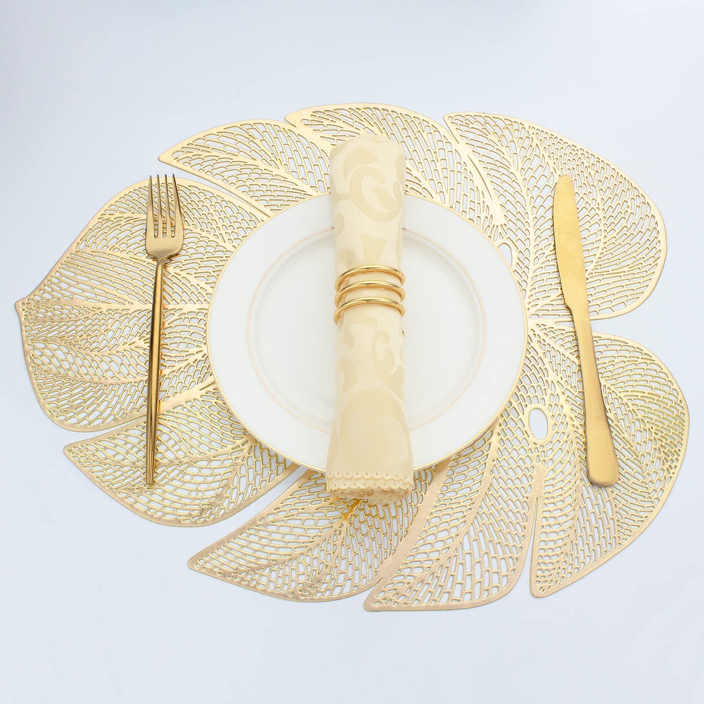 Evevda Gold Leaf Shaped Vinyl Placemats for Dinner Table Set of 4 Metallic Plastic Gold Place Mats Wipeable 6Pcs Table Mats for Wedding Annersary Dinner Table Decoration Mats