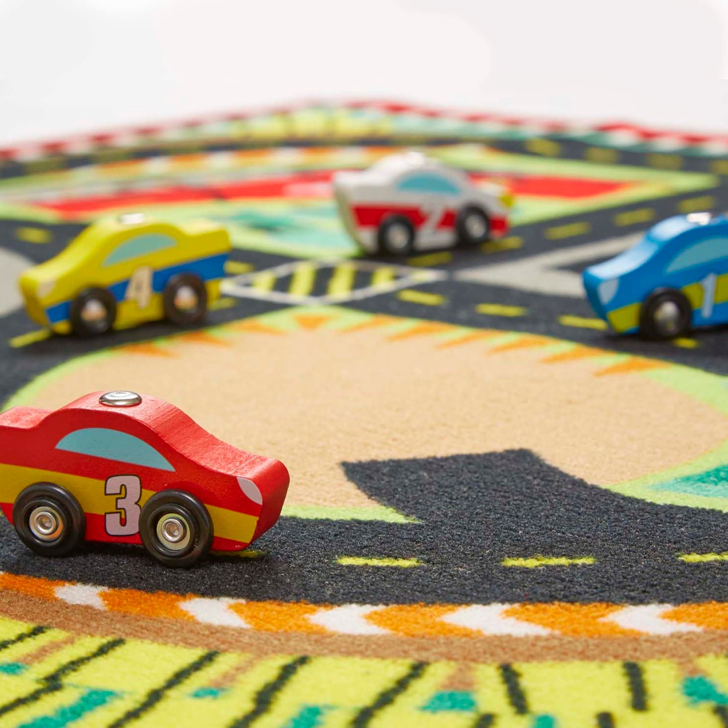 Melissa & Doug Round the Speedway Race Track Rug (FFP)