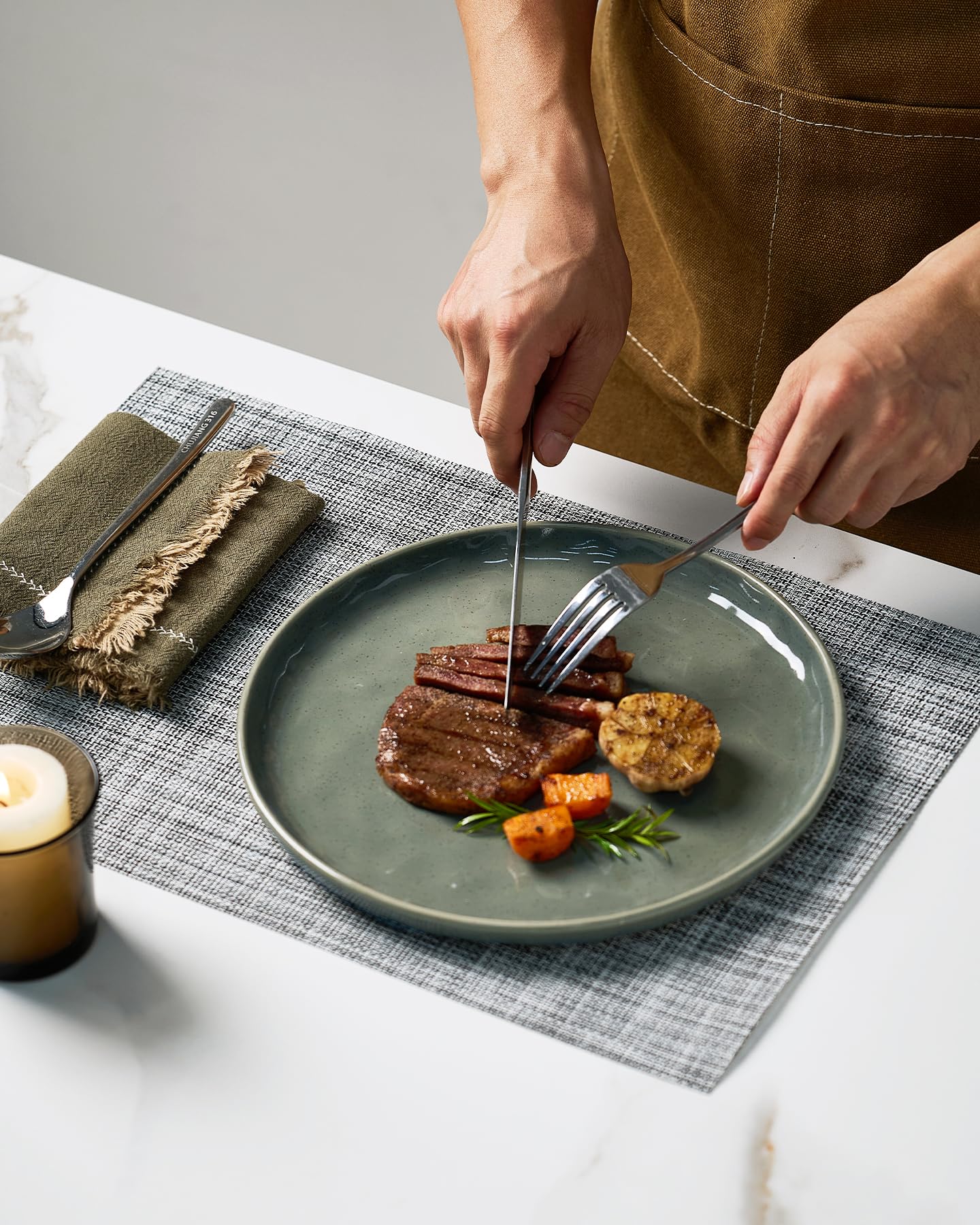 Famiware Mars Plates and Bowls Set, 12 Pieces Dinnerware Sets, Dishes Set for 4, Sage Green