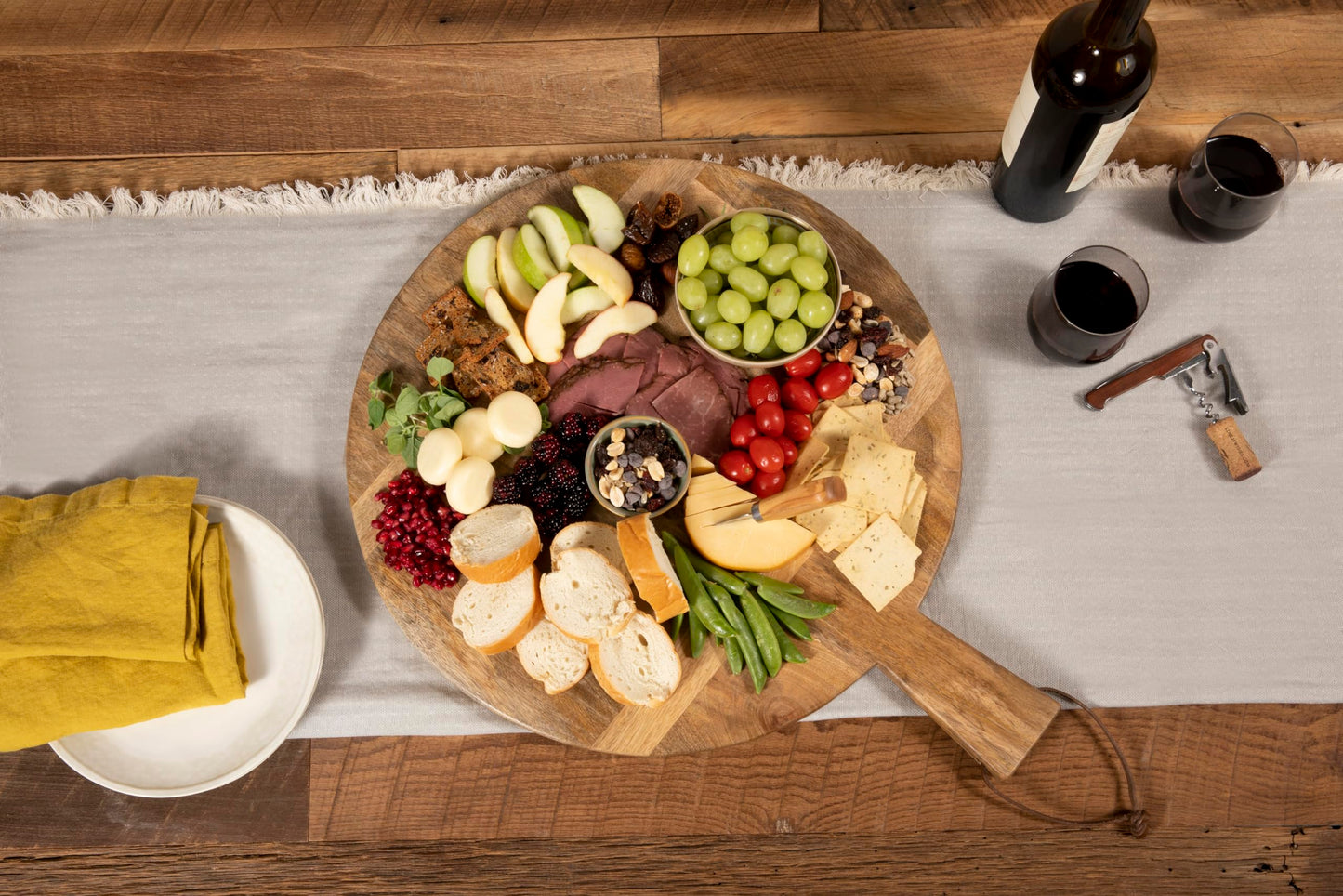 TOSCANA - a Picnic Time brand - Ravi Round Charcuterie Board, Wood Serving Platter, Cheese Board, (Mango Wood)
