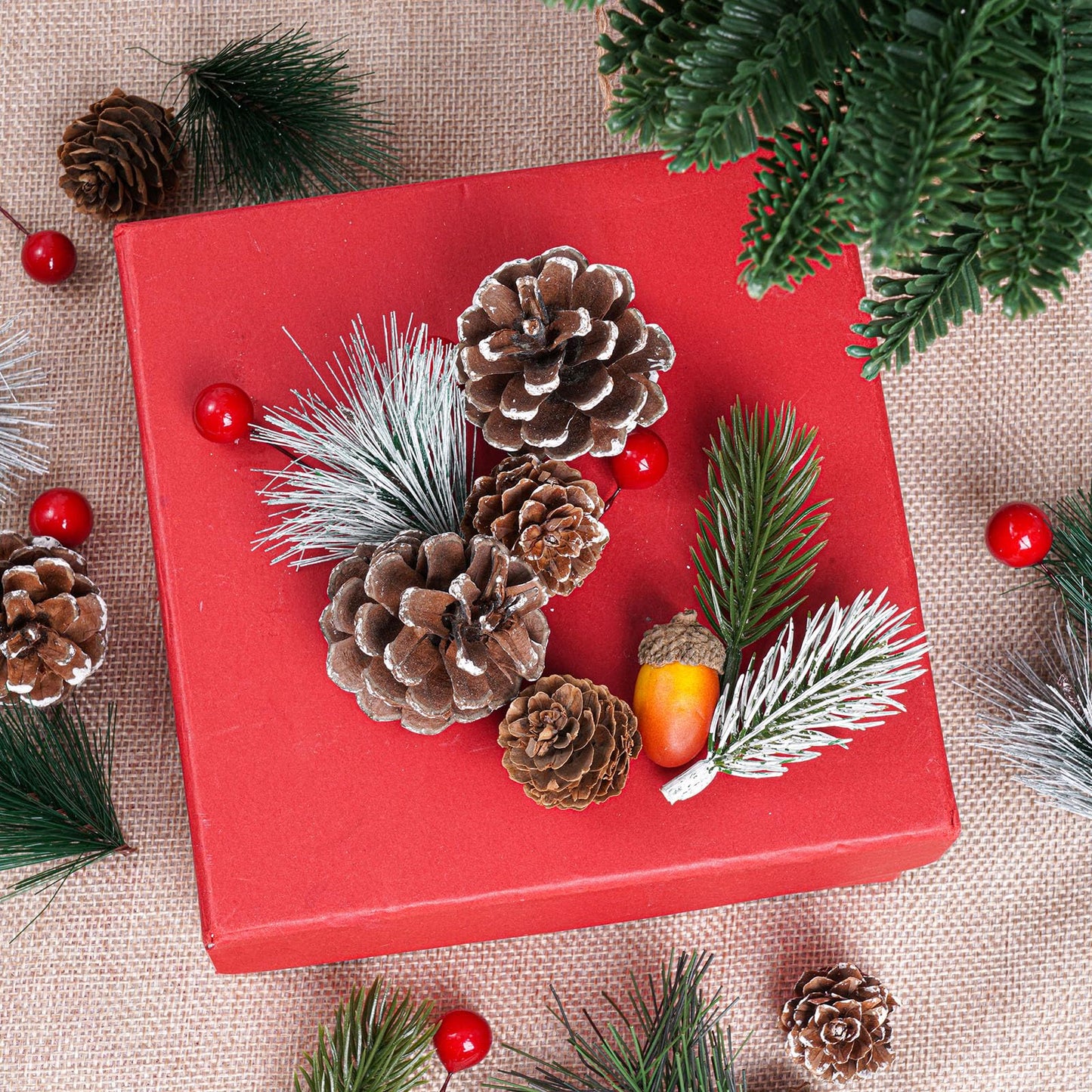 cnomg 120pcs Artificial Pine Cones Pine Branch Set Fake Natural Pinecones Acorns Red Berries Christmas Decor Ornaments for Home Winter Decorations