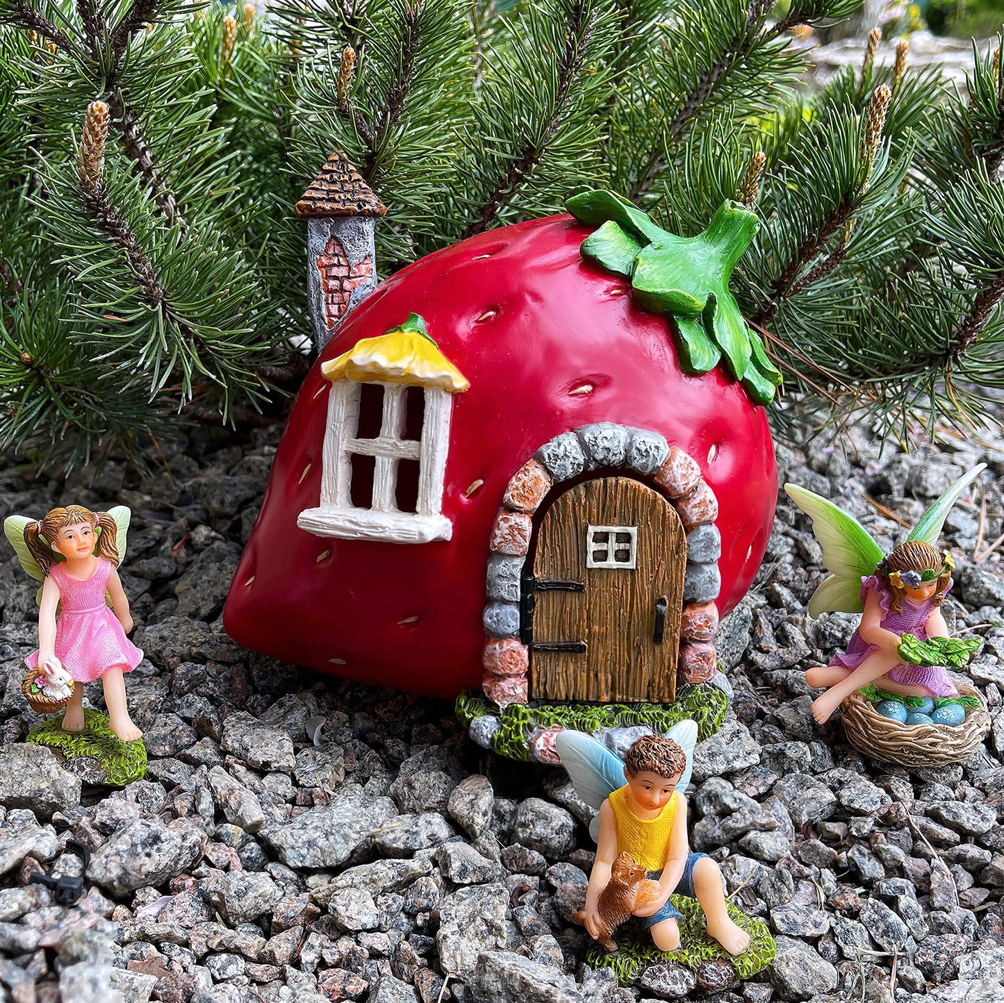 Mood Lab Fairy Garden Figurines - Strawberry House Set (4 pcs) - Miniature Decorative Statues & Accessories - Outdoor & Indoor Garden Decor