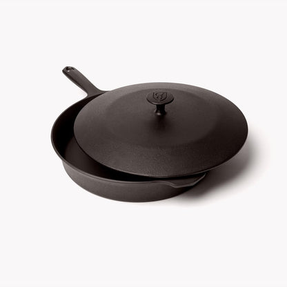 Field Company No.10 Skillet and Matching No.10 Cast Iron Skillet Lid