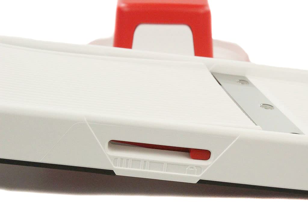Tupperware Küchenstar 17576 Junior Chef Mandolin Grater White and Red
