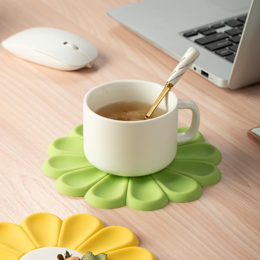 Daisy Trivet for Hot Pots and Dishes, 6.7 Inch Round Flexible Silicone Hot Pads, Heat Resistant Mat