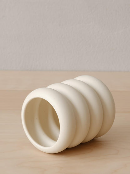 WENSHUO Chubby Pen Holder, Makeup Brush Organizer, Modern and Minimalistic, Ceramic Desk Accessories (Matte Crème)