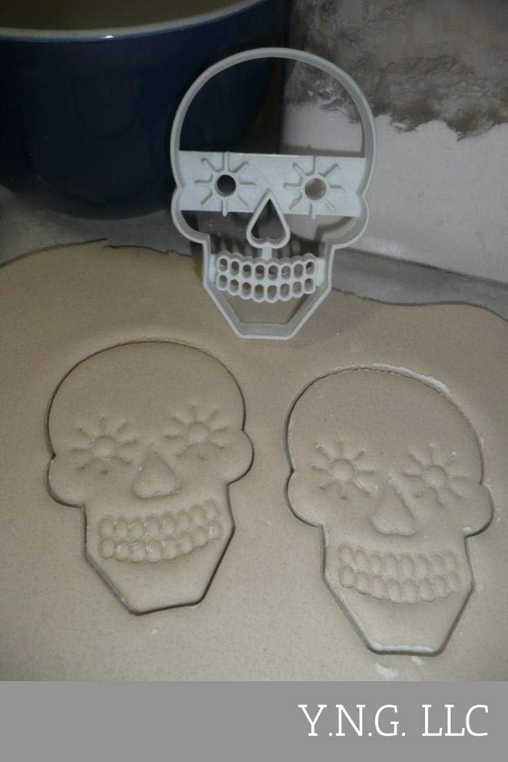 SUGAR SKULL WITH DETAILS - DIA DE LOS MUERTOS DAY OF THE DEAD CELEBRATION COOKIE CUTTER