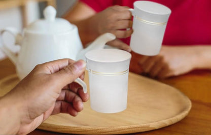 " OCCASIONS " 40 Mugs Pack, Heavyweight Disposable Wedding Party Plastic 8 oz Coffee Mugs/Tea Cups/Cappuccino Cups/Espresso Cup with Handles (8 oz Coffee, White & Gold Rim)