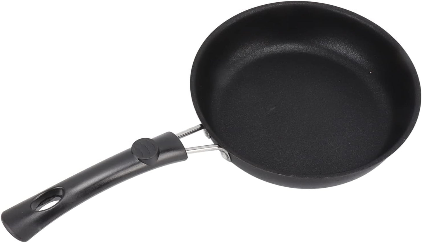 Nonstick Frying Pan Skillet, Professional Chef Egg Pan with Ergonomic Handle, Stainless Steel Omelet Pan (16CM)