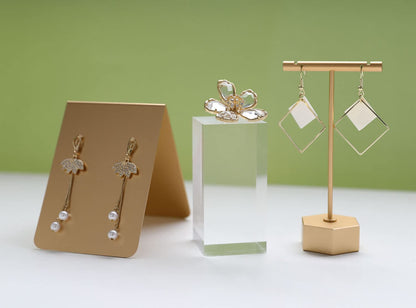 GemeShou Acrylic ring risers for display, Clear jewelry stand display risers, Retail earring riser for display home decor【1.57 L x1.57 W x3.15 H inch】