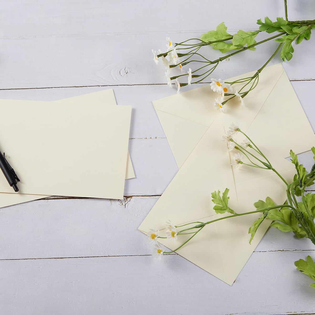100 Pieces A7 Envelopes 5x7 Cream Color, 5.24 x 7.24 Inches