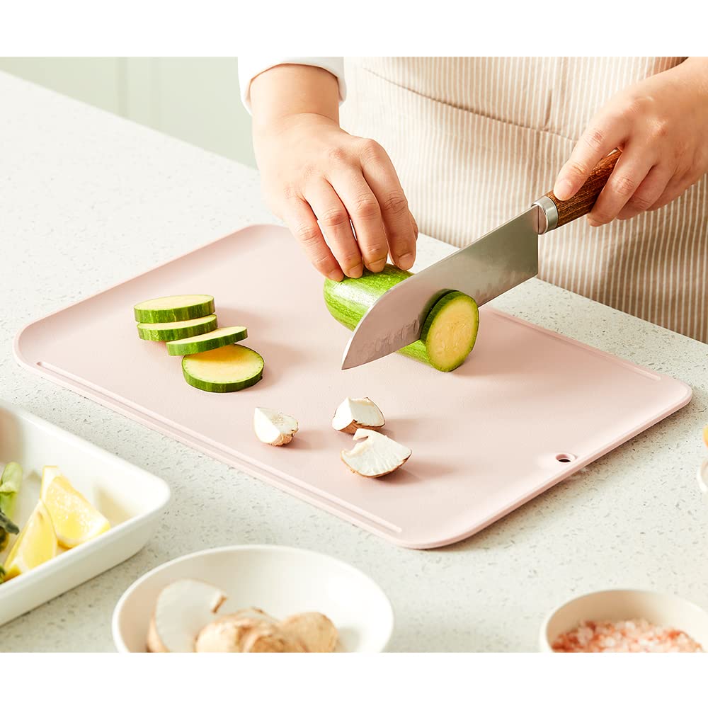 Premium Upgraded doblé Non-Scratch Flexible Cutting Board for Chopping, Scratch Free, Juice Grooves with Easy Grip Handle, Non-Slip Dishwasher Safe for Kitchen 9.3" x 13.7" (Deep Black)