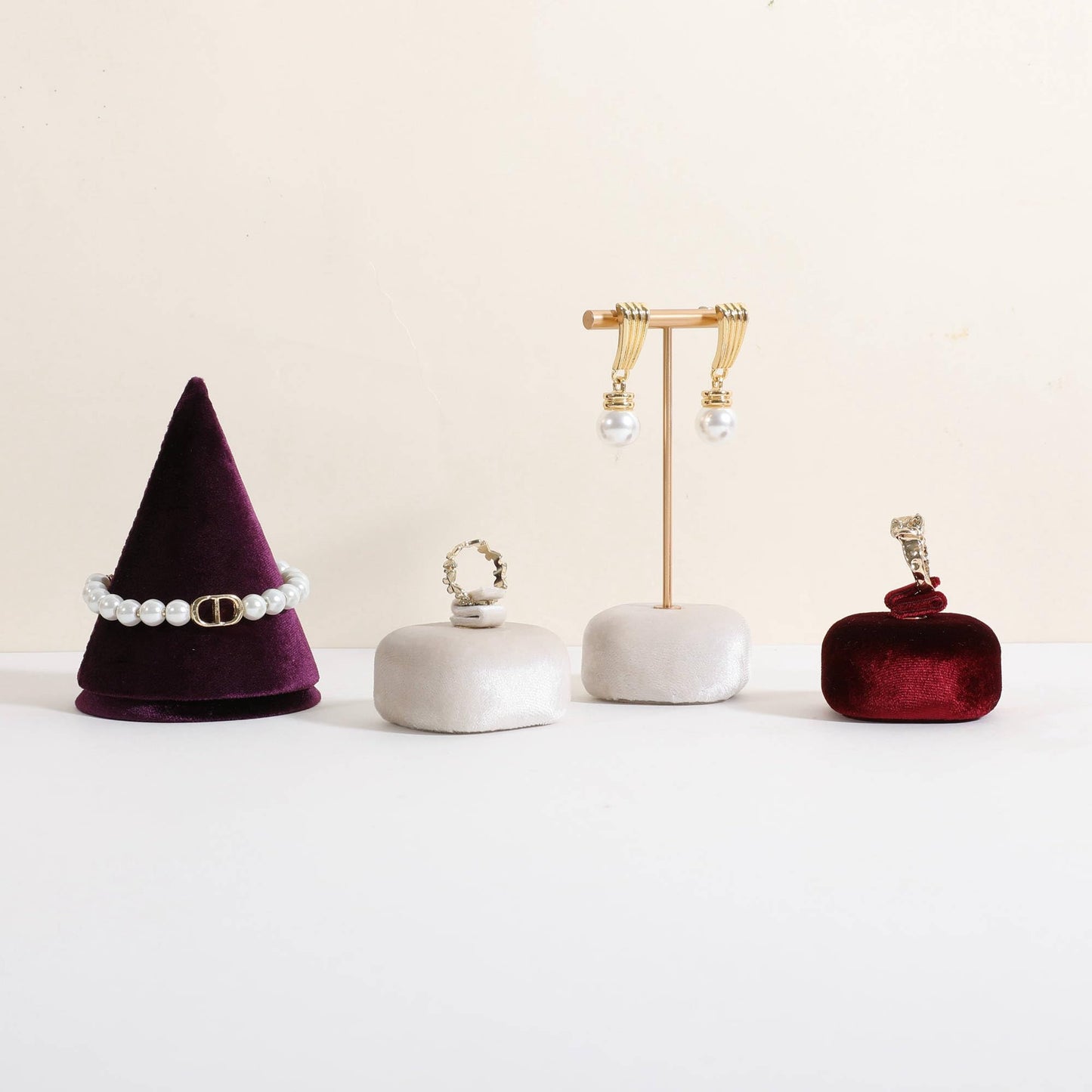 CHISTOR Cute Single Ring Holder for selling, Velvet Ring Display Stand for Jewelry Show, Jewelry Storage Display【Beige】