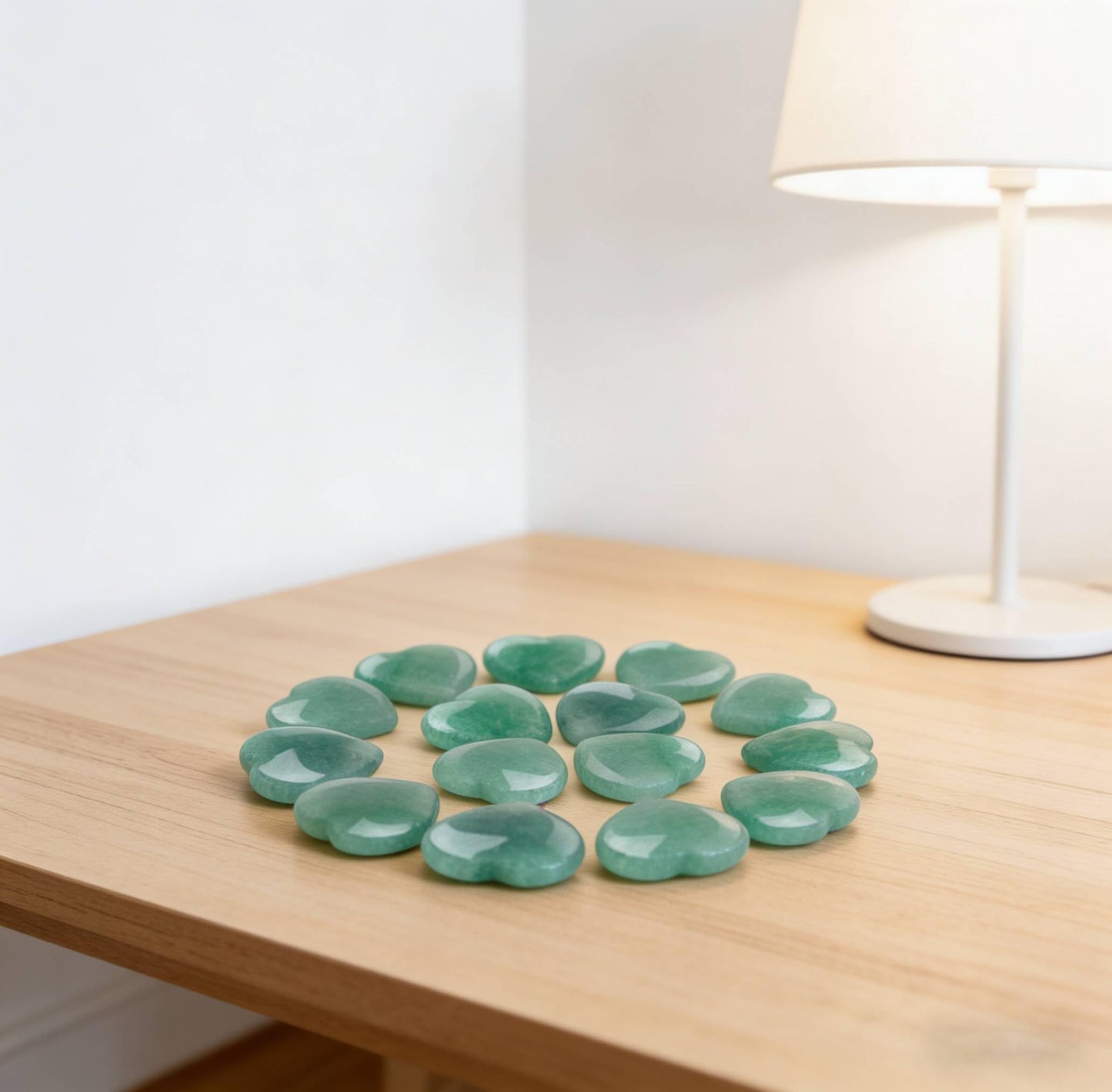 30 PCS Heart Green Aventurine Crystals Natural Polished Green Aventurine Stone Heart Love Carved Healing Crystal Worry Stone
