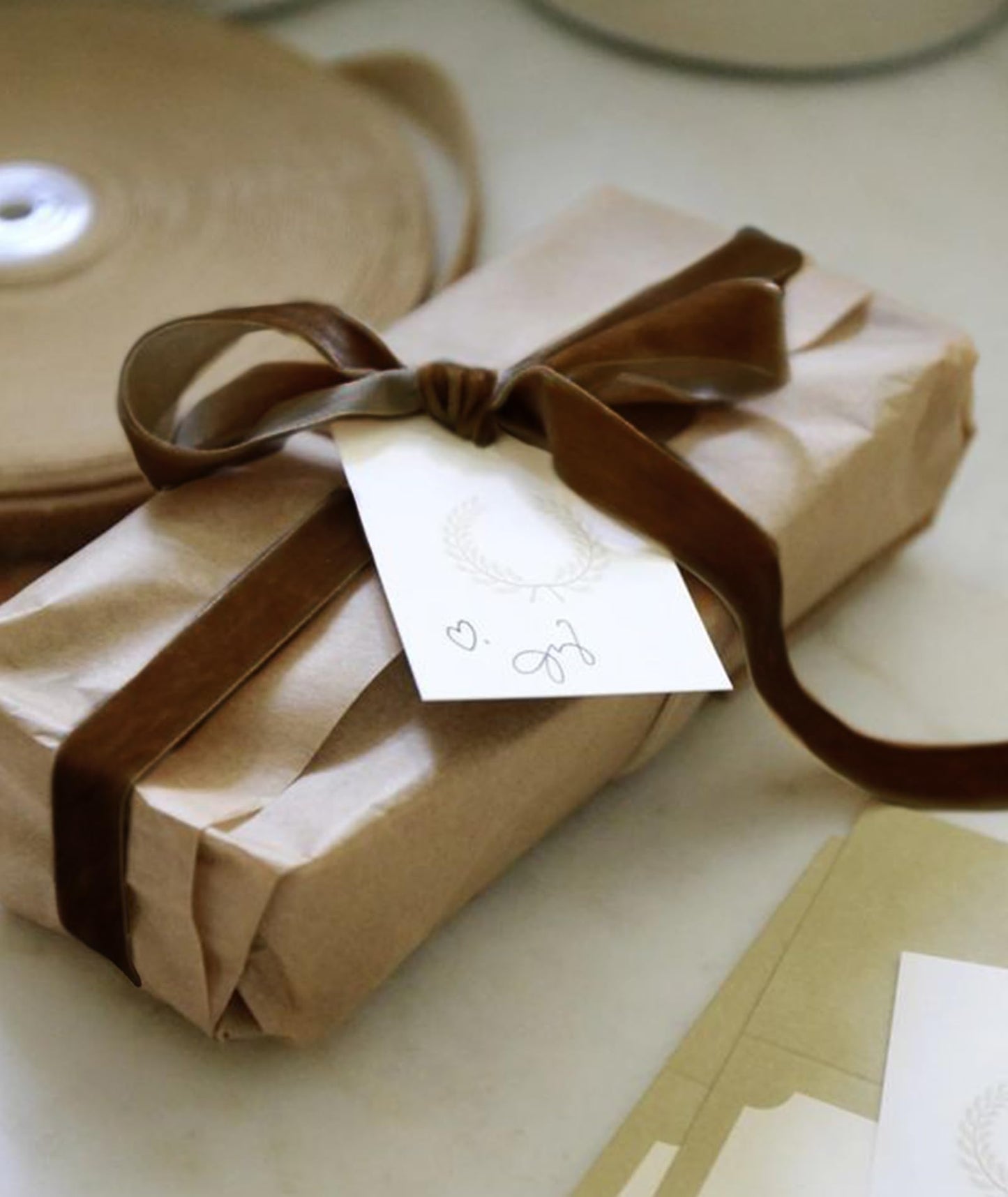 Utehilly Brown Christmas Velvet Ribbon for Tree, Gift Wrapping, Flower Bouquet, Wreath Decorations, Bow Making 1'', 25 Yards