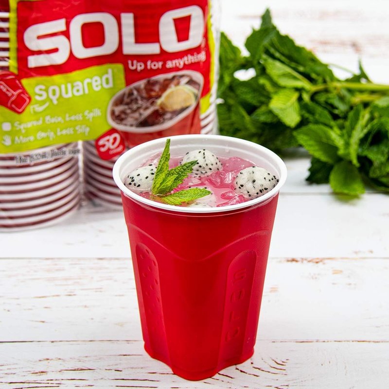 SOLO Cup Company Red Squared Plastic Party, 18 Ounce, 200 Count, 50 Count (Pack of 4)