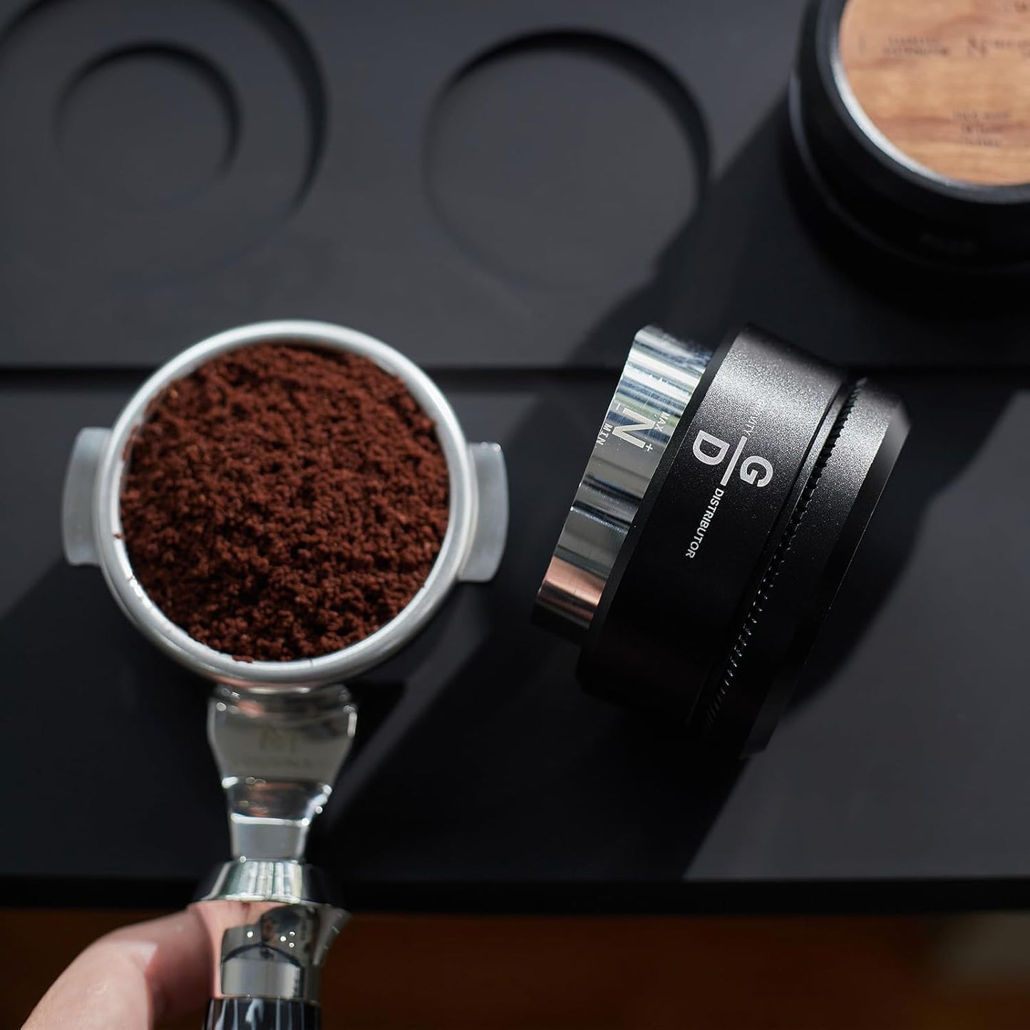51mm Espresso Distributor, Slow Rebound Coffee Leveler Tool with Stainless Steel 2 Blade Base, Fits 51mm Portafilters