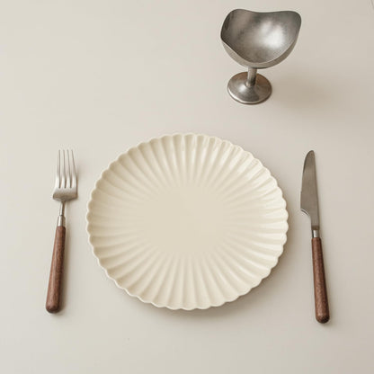 WENSHUO Daisy Plates Set of 6, Chip and Scratch Resistant (Glossy Crème, 10.5 Inch)