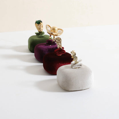 CHISTOR Cute Single Ring Holder for selling, Velvet Ring Display Stand for Jewelry Show, Jewelry Storage Display【Beige】