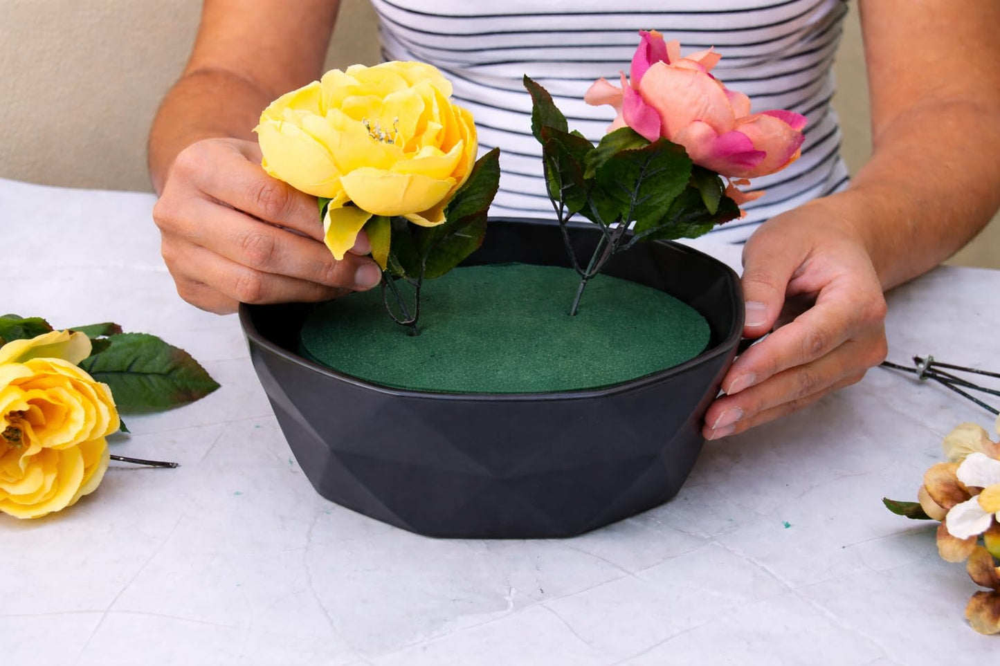 FLOFARE Pack of 6 Floral Foam Round Blocks for Flower Arrangements, Green Florist Flower Foam for Fresh & Artificial Flowers, 6.5" Wedding & Party Décor