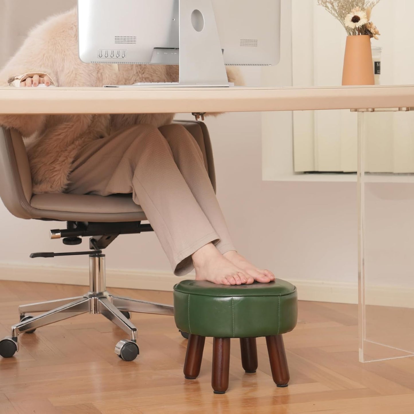13in 13''L 13''W 10.2''H, oakvivo Small Foot Stool Ottoman, Round Faux Leather Foot Rest for Couch, Under Desk Pouf