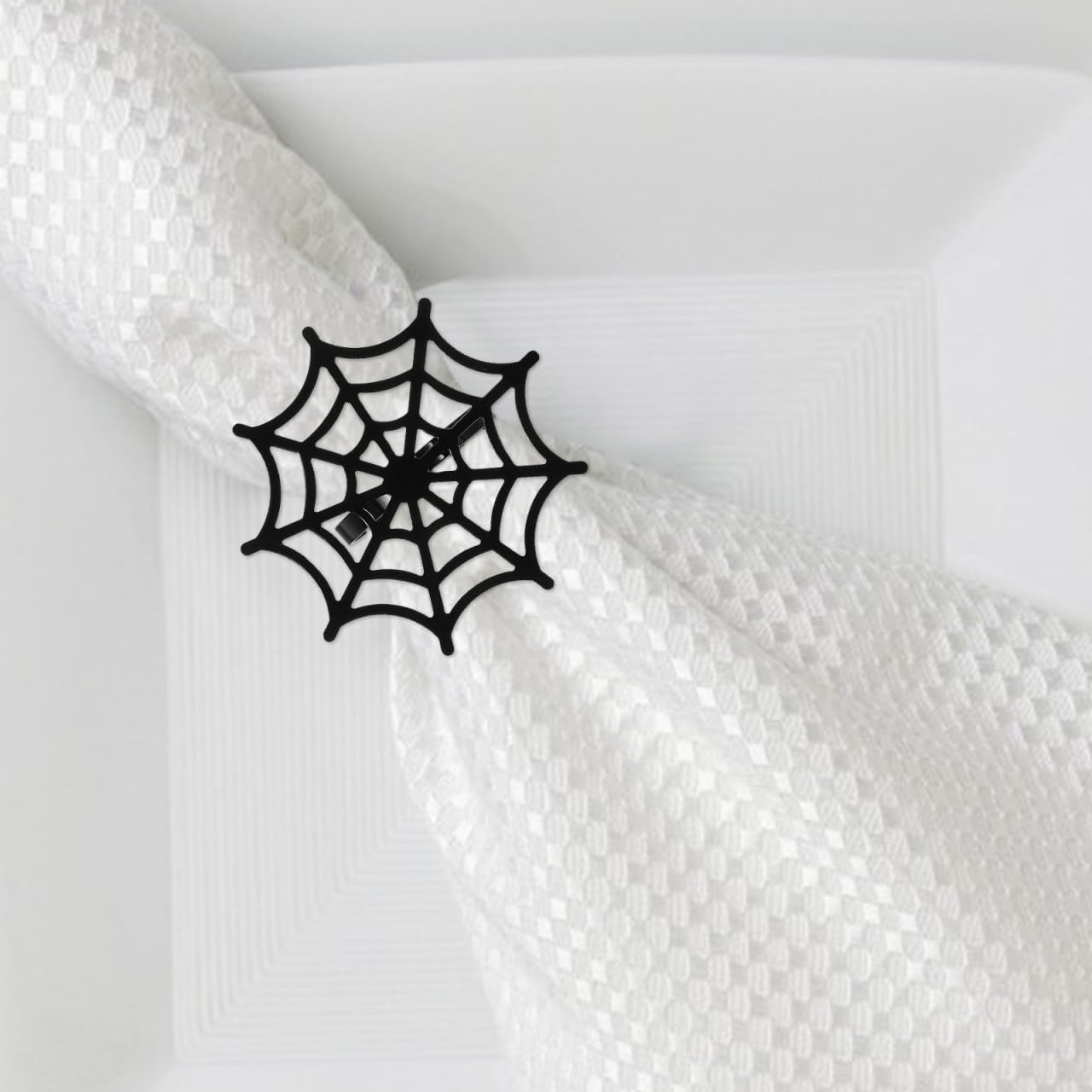 FRCOLOR 4pcs Metal Spider Web Napkin Holder, Halloween Napkin Rings for Festival Parties Weddings