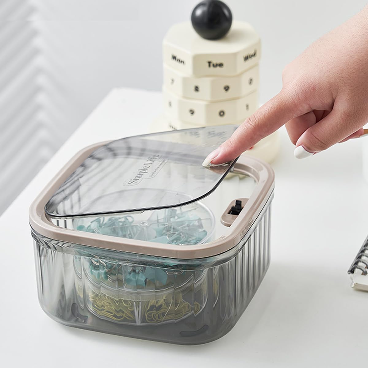 Tomonobu Mini Trash Can with Lid, Removable Small Garbage Can for Countertop, Bathroom, Desktop, Transparent Storage