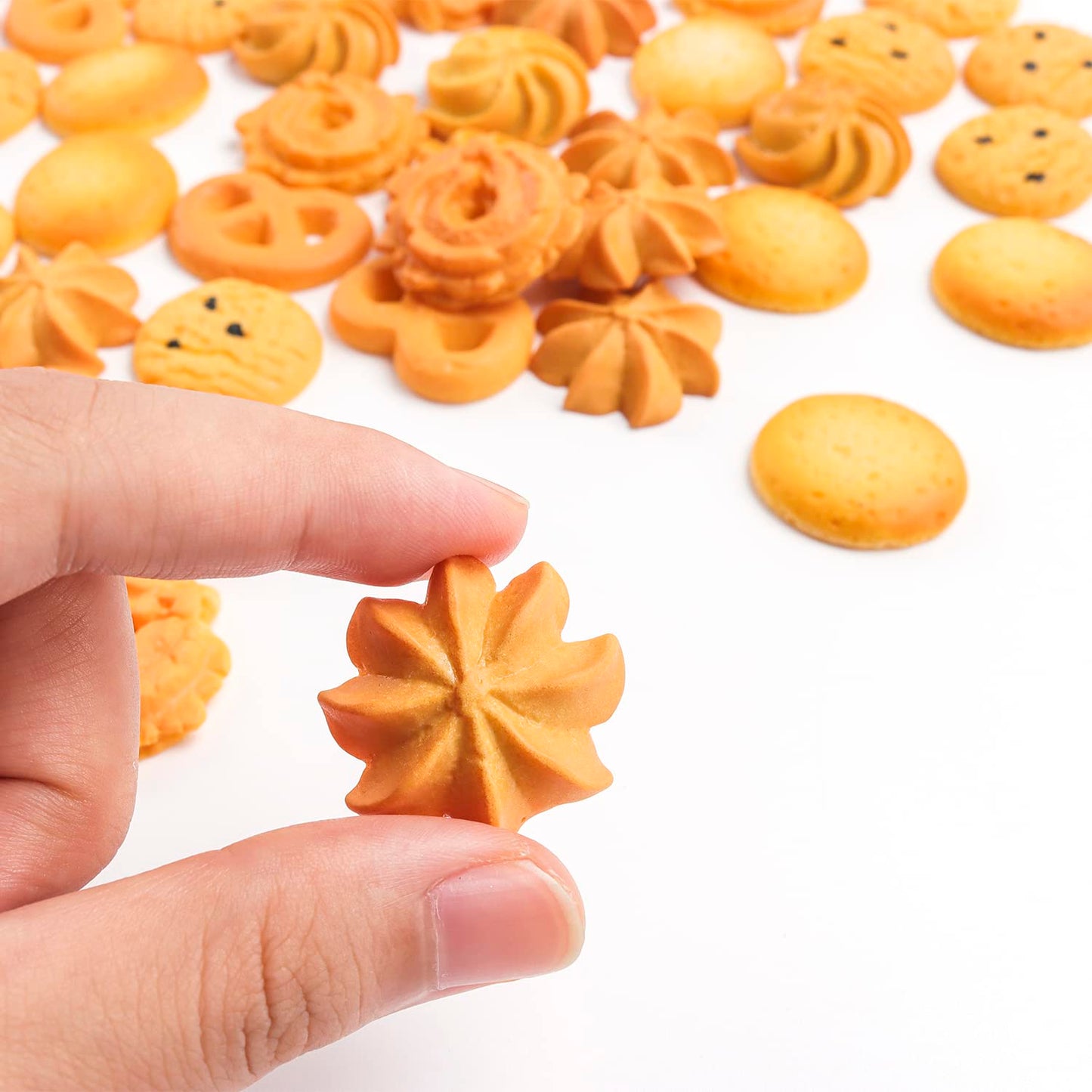 X Hot Popcorn 60Pcs Fake Cookies Mini Fake Cookies Artificial Pastries Food Fake Biscuits Model for DIY Craft Home Kitchen Decor