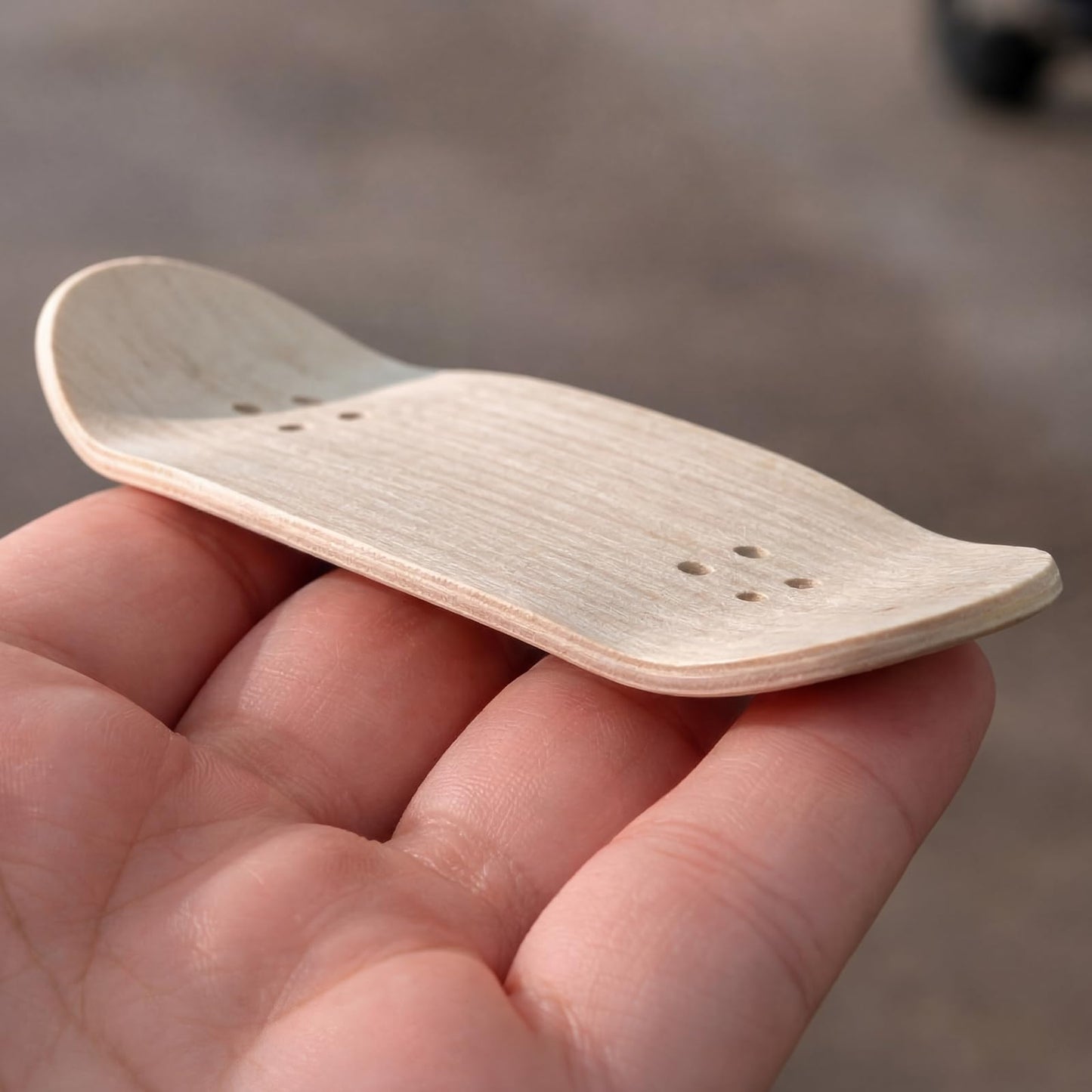 Novabright 100 Pcs Maple Fingerboard Wood Veneer Pieces 4" x 2.6" 60 Straight Cut, 40 Cross Cut 1/42" Thickness for String Instrument Fingerboards Crafting Repairing