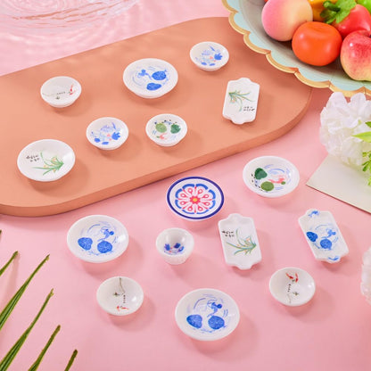 Beadthoven 30Pcs Blue and White Porcelain Plates Resin Miniature Dollhouse Tray Cute Mini Food Dish Tray Tableware Accessory Kitchen Ornaments for Micro Landscape DIY Garden Tea Party Crafts Supplies