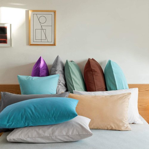 FLXXIE Pillow Cases - Soft Microfiber Standard Size Pillow Covers | Wrinkle & Stain Resistant, 2-Piece Set, 20x26, Red