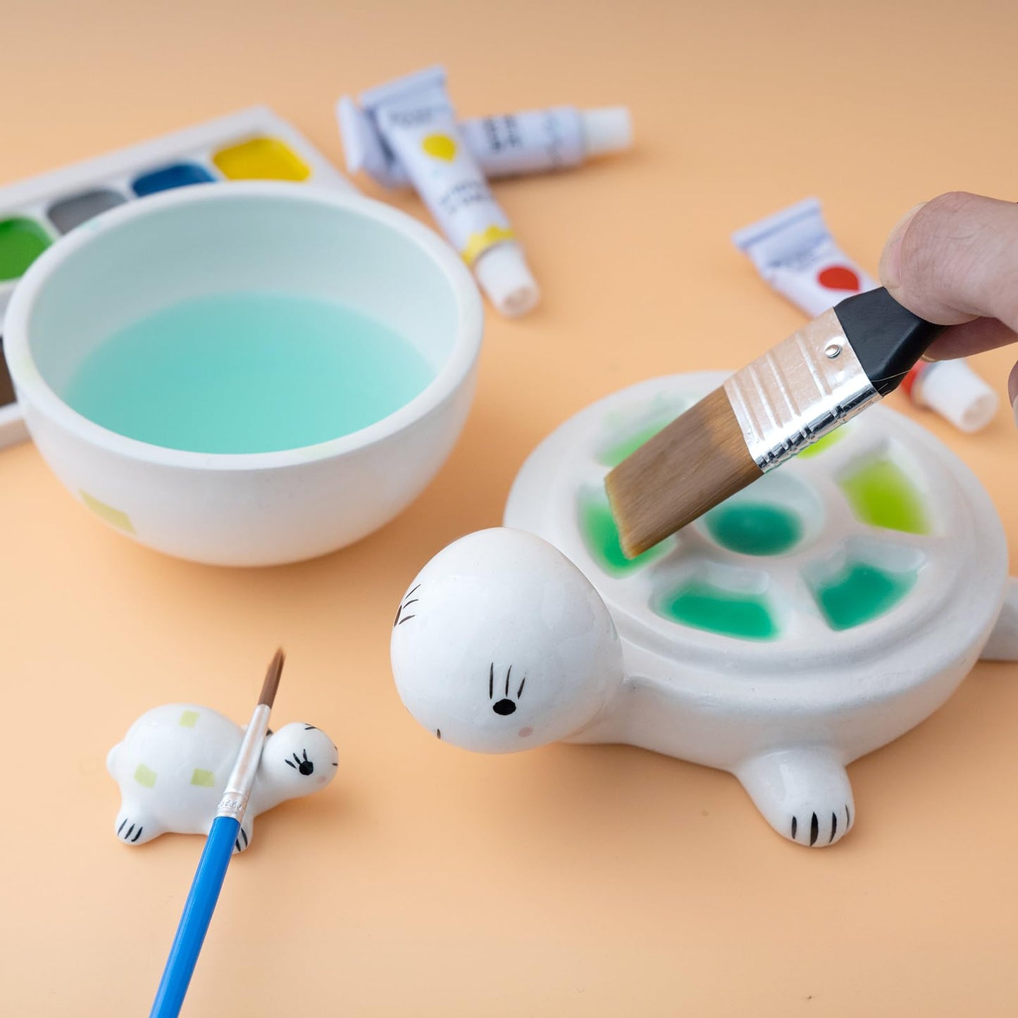 Turtle Design Ceramic Paint Palette with Water Bowl Brush Holder & Reusable Environmental Friendly Tray for Ceramic for Workspace Decor and Outdoor Sketching ，Gifts for Painting Lovers
