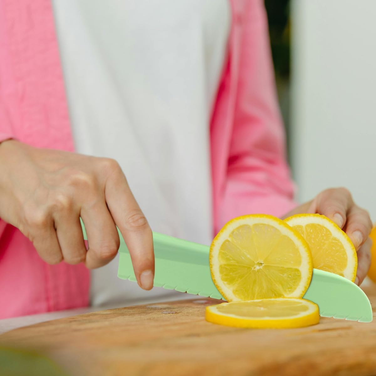 2Pcs Set,Professional Green Lettuce Knife Cutter kitchen Cooking plastic Serrated knife for Veggies, Salad,Fruit,Cake