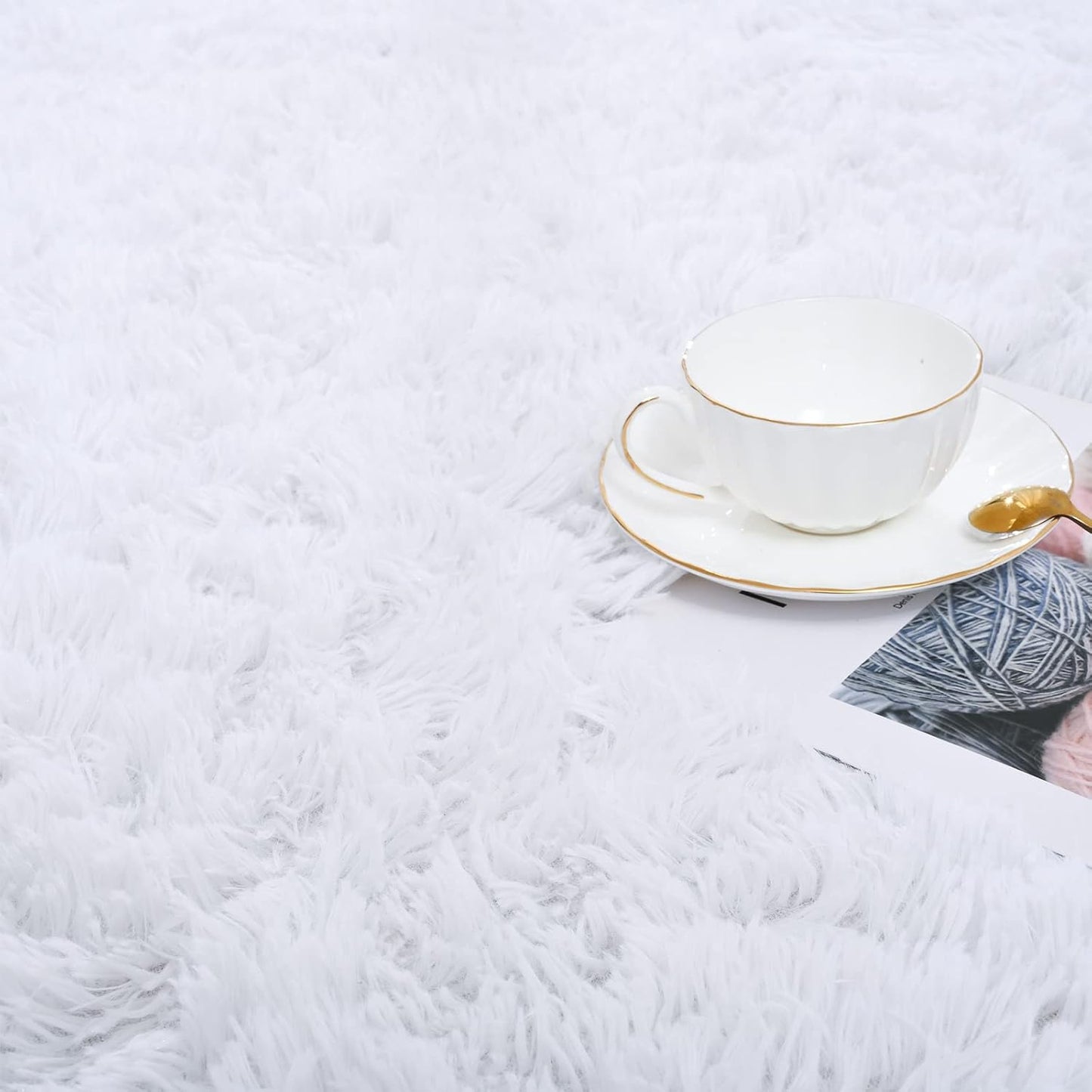 ISEAU Super Soft Fluffy Rugs Shag Area Rug for Bedroom Living Room Fuzzy Mat Plush Anti-Slip Carpets (3ft x 5ft, White)