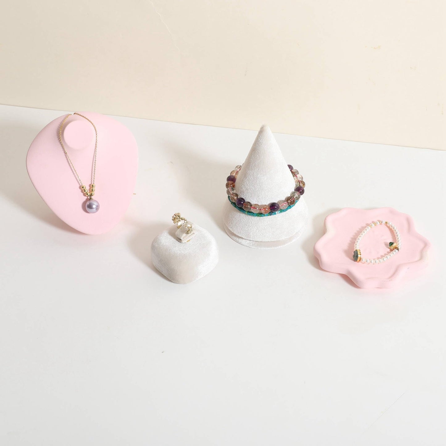 CHISTOR Cute Single Ring Holder for selling, Velvet Ring Display Stand for Jewelry Show, Jewelry Storage Display【Beige】