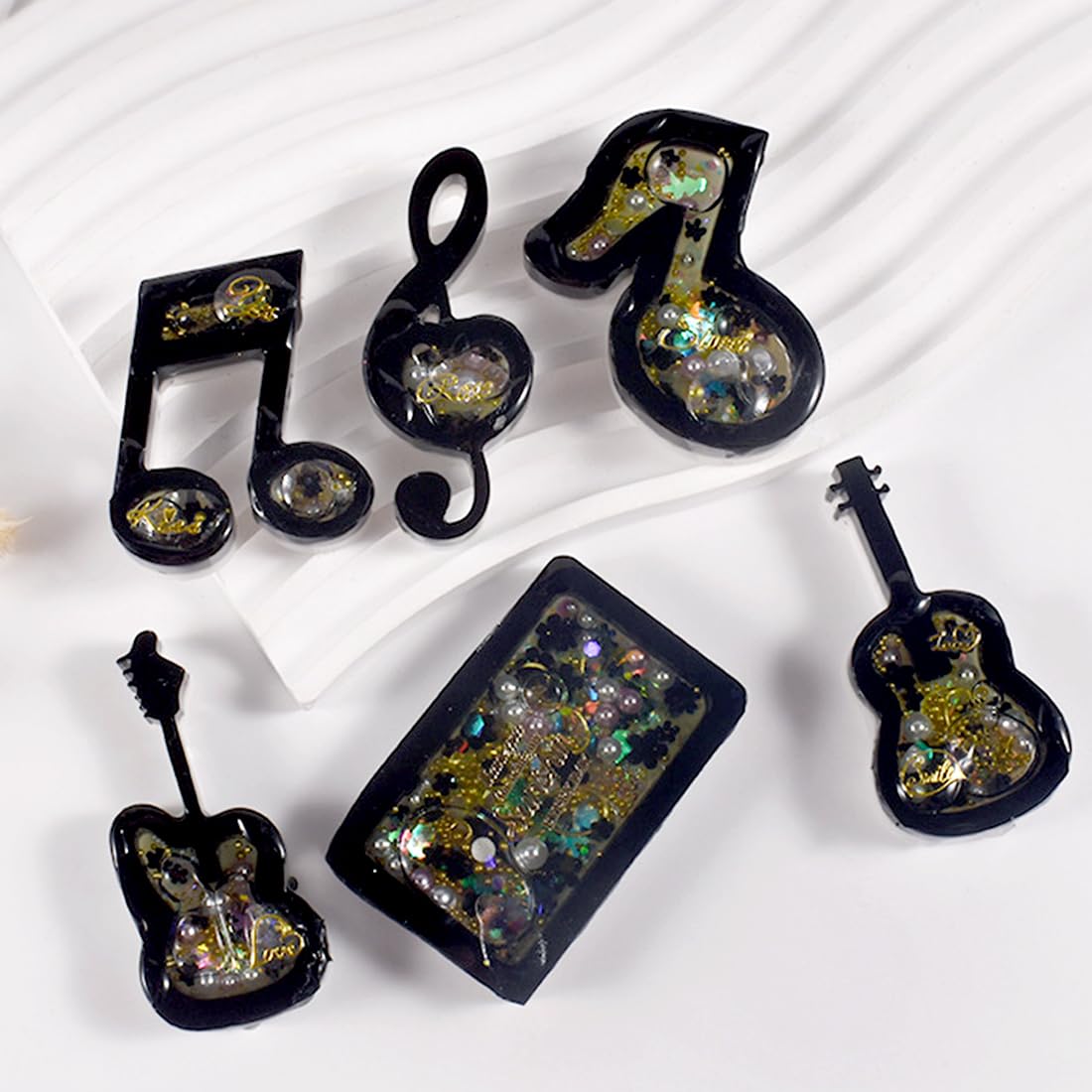 Voyyphixa 6PCS Music Notes Resin Shaker Molds Guitars Quicksand Silicone Molds for Epoxy Resin Quicksand UV Resin Mold Shaker Resin Casting Molds for Pendant Jewelry Decoration Craft Making DIY