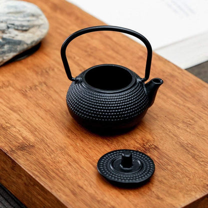 YARDWE Vintage Cast Iron Tea Pot, Small Teapot with Infuser for Loose Tea (Black, 2.83X2.75X1.69in)