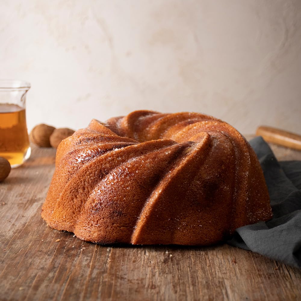 Nordic Ware Swirl Bundt Pan, 10-Cup, Gold