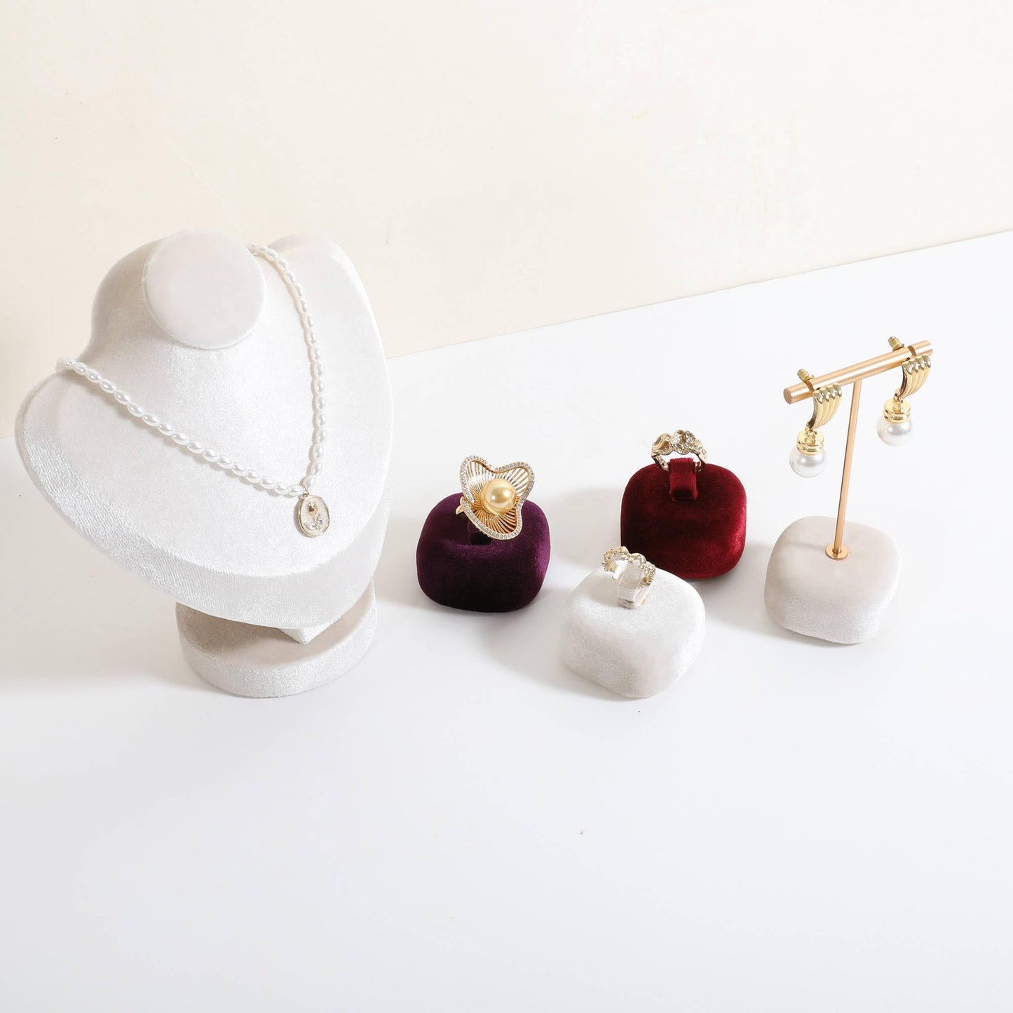 CHISTOR Cute Single Ring Holder for selling, Velvet Ring Display Stand for Jewelry Show, Jewelry Storage Display【Beige】