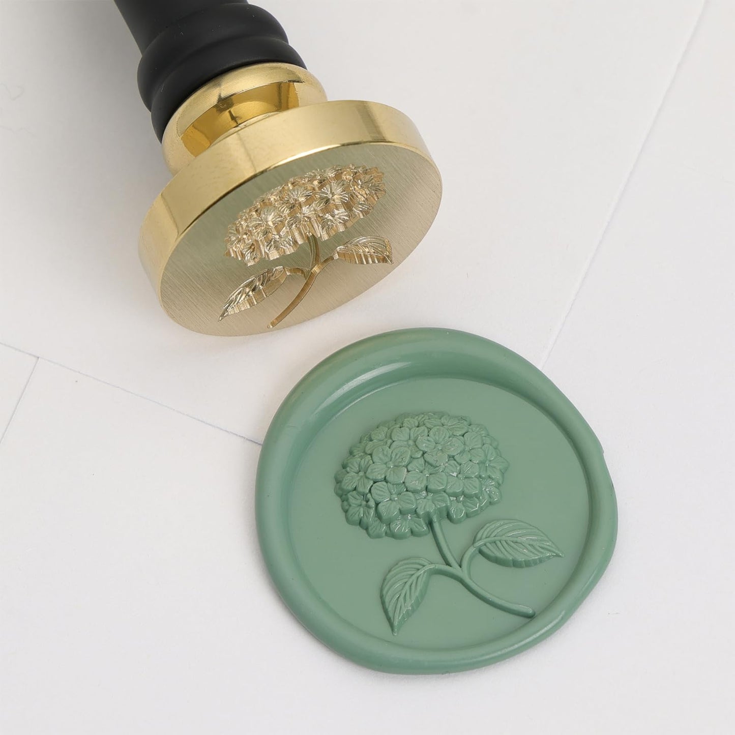 UNIQOOO 3D Embossed Relief Hydrangea Flowers Wax Seal Stamp with Wooden Handle, Floral Botanical Theme Vintage Brass Stamp for Wedding Invitation, DIY, Gift Wrap, Envelopes, Christmas Card