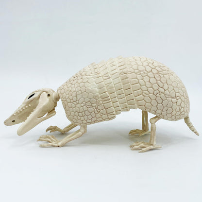 JUST FOR PARTY Armadillo Skeleton Halloween Decorations, 14"x4"x6.25", Rotatable Head and Openable Mouth, Resistant Plastic Armadillo for Fall Graveyard Haunted House Party Indoor and Outdoor Decor