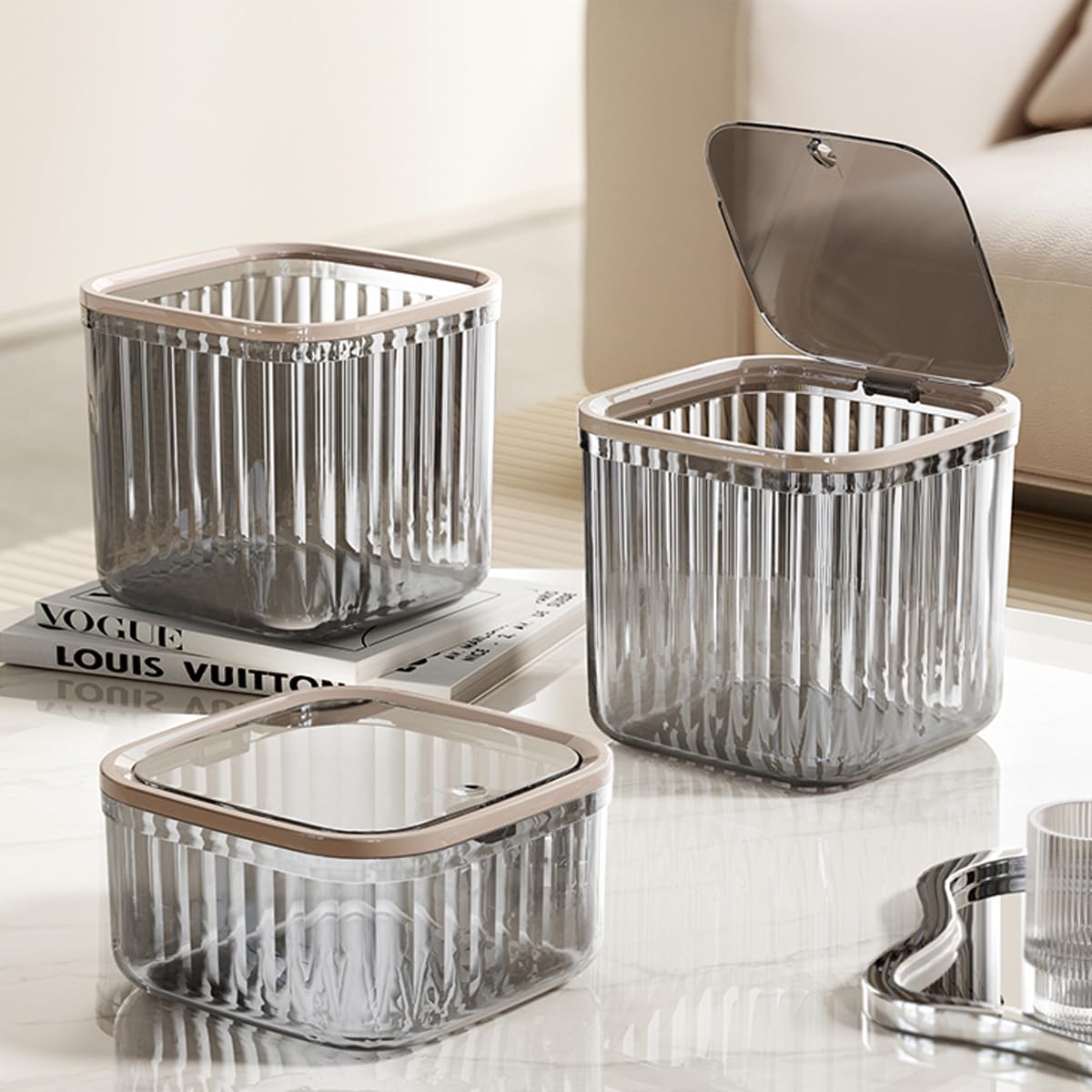 Tomonobu Mini Trash Can with Lid, Removable Small Garbage Can for Countertop, Bathroom, Desktop, Transparent Storage