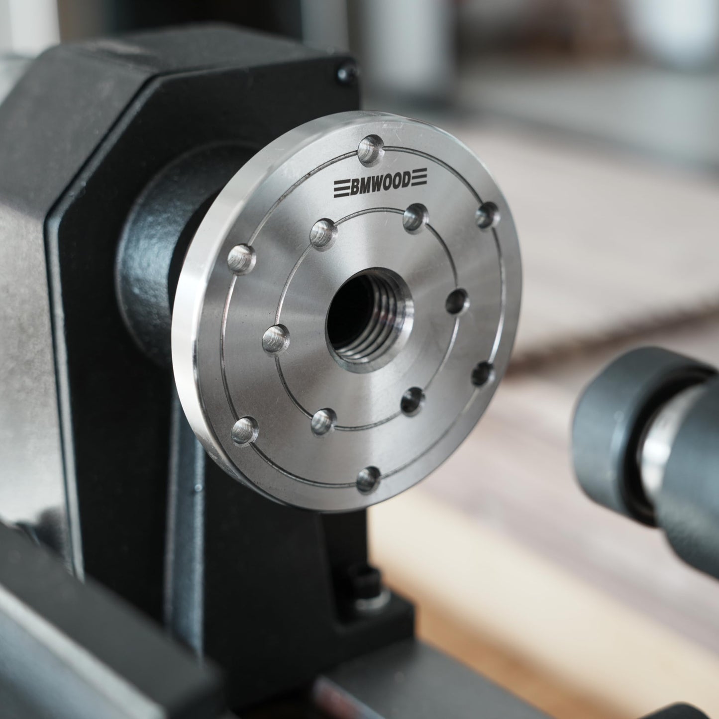 BMWOOD 4" Faceplate with 1"x8TPI Thread, with Two Nylon Washers for Woodturning Lathe,12 Mounting Holes.